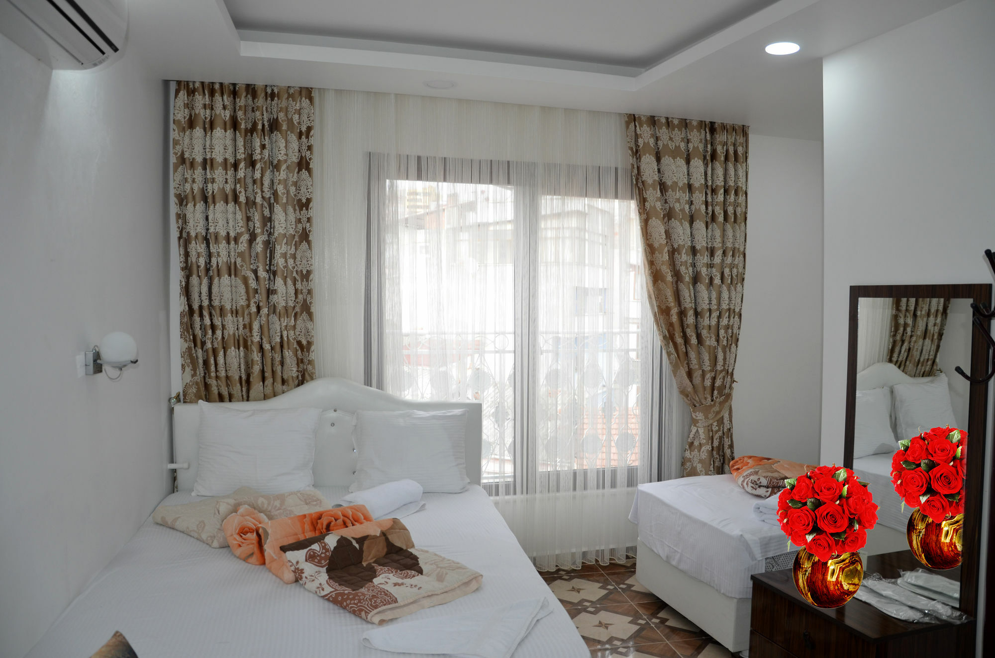 Sultanahmet Deluxe Hotel Istanbul Bagian luar foto